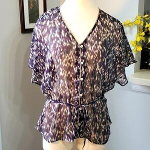 Converse One Star, sheer blouse Raglan sleeves. tie Button down. Oversized small